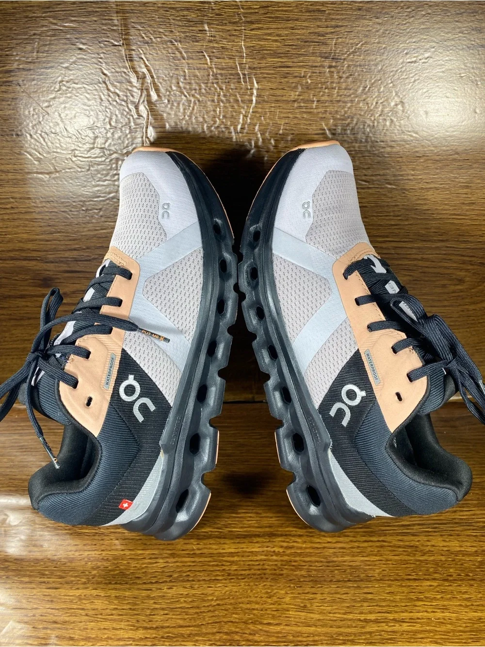 On Cloud Runner waterproof women’s shoe size 7